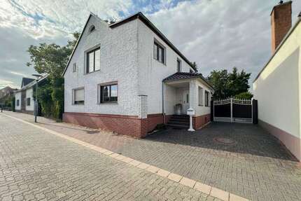 Haus zum Kaufen in Hohe Börde 255.000,00 € 157 m²