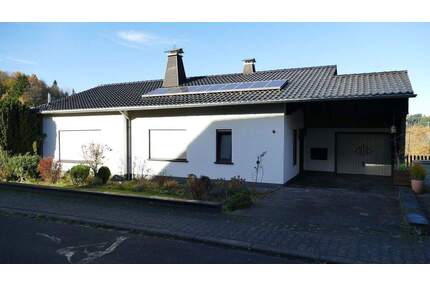 Gepflegtes 1-2 Familienhaus mit schöner Aussicht, provisionsfrei - Jünkerath