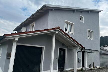 Zweifamilienhaus - 445.000,00&nbsp;EUR Kaufpreis, ca.&nbsp; 200,00&nbsp;m&sup2; in Grafling (PLZ: 94539)