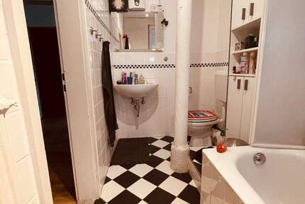 3-Zimmer-Dachgeschoss-Altbauwohnung inkl. großzügigem Spitzboden - kaum Dachschrägen - Darmstadt