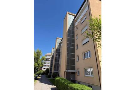 2-ZIMMER-ERDGESCHOSSWOHNUNG MIT EIGENEM GARTEN UND GEMEINSCHAFTSPOOL IN LANDSHUT