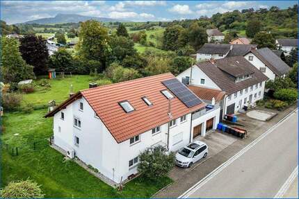 Tolles 2-Fam-Haus mit großzügigem Grundstück, Doppel-Garage, Wärmepumpe und Solar! Ideale und ruhige Lage! - Tengen / Büßlingen