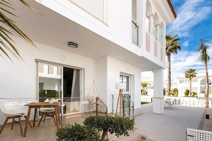 Erdgeschosswohnung mit 2 Schlafzimmern, 2 Bädern, Garten+ Pool - Simbach am Inn