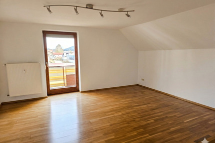 Große 2-Zimmer Wohnung mit Balkon im 1. OG in Denklingen