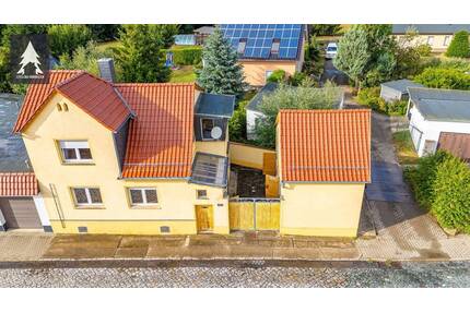 Stadthaus mit geschütztem Innenhof und Toreinfahrt - Platz für Ideen statt Rasenmäher - Hoym