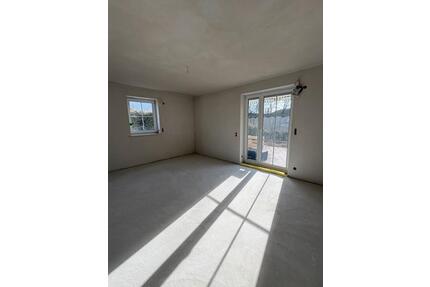 Helle Erdgeschosswohnung - Erstbezug nach Kernsanierung - Nabburg