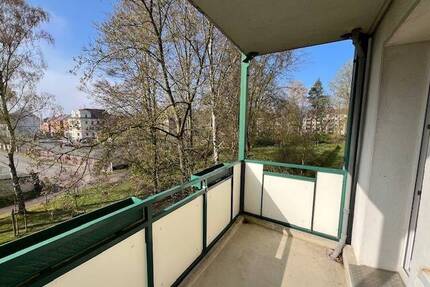 Balkon auf, Sonne rein.. Marienthal...helle, moderne 4 Zimmer-Wohnung mit Einbauküche .. sofort einzugsfertig - Zwickau