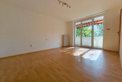 Provisionsfrei: Helle 3-Zimmer-Wohnung, Loggia; Bogenhausen - München