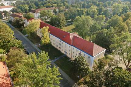 Wohnung zum Mieten in Eisenhüttenstadt 367,77 € 35.95 m²