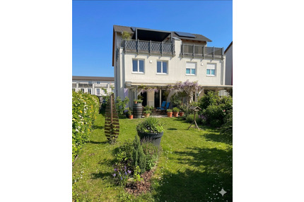 Familienidylle trifft Komfort - moderne Doppelhaushälfte mit S-Bahn-Anschluss in Bernau-Friedenstal