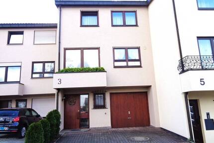 Für die kleinere Familie! Gepflegtes, ruhiges und sonniges Einfamilienhaus (RMH) am Stadtrand von Winnenden