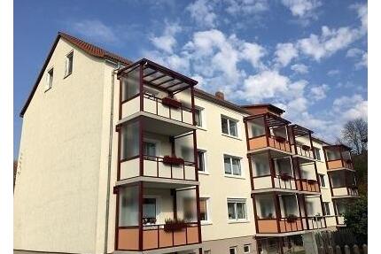 3-Raum-Wohnung mit Balkon - 400,00&nbsp;EUR Kaltmiete, ca.&nbsp; 63,73&nbsp;m&sup2; in Pößneck (PLZ: 07381)