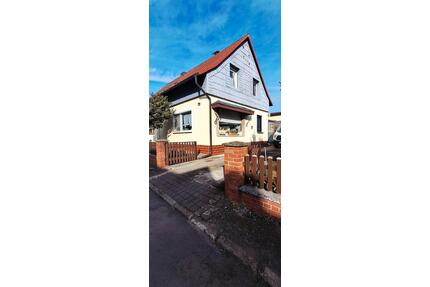 EinfamilienhausHälfte - 120.000,00&nbsp;EUR Kaufpreis, ca.&nbsp; 80,00&nbsp;m&sup2; in Aschersleben (PLZ: 06449)