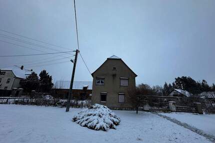 +++ Sanierungsbedürftiges Einfamilienhaus mit schönem Grundstück +++ - Bad Dürrenberg Oebles-Schlechtewitz