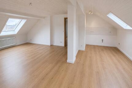 Renovierte 3-Zimmer-Dachgeschosswohnung zu vermieten - Hollfeld
