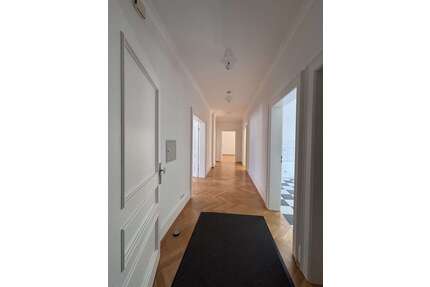 Wohnung zum Kaufen in Wiesbaden-Biebrich 395.000,00 € 113 m²
