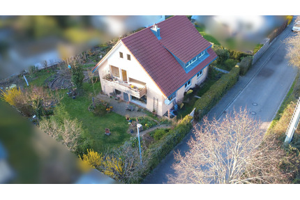 Zweifamilienhaus mit guter Basis und Ausbaupotenzial - Grunern Staufen im Breisgau