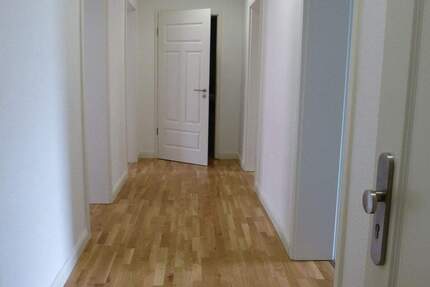 Modern sanierte 3-Raumwohnung mit großem Balkon und Gäste-WC - Chemnitz Schloßchemnitz