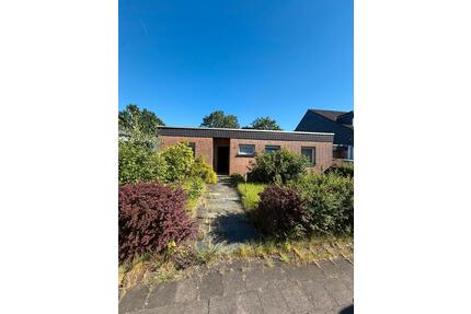 Freistehender Bungalow mit Garten & Garage in Langenfeld - Langenfeld (Rheinland)