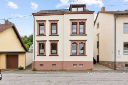 Freistehendes Zweifamilienhaus mit Garten - Merzig