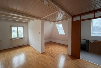 Dachgeschosswohnung - 350,00&nbsp;EUR Kaltmiete, ca.&nbsp; 45,00&nbsp;m&sup2; in Kitzingen (PLZ: 97318)