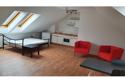 Helle 1-Zimmer Dachgeschoss-Wohnung zu vermieten - Bayreuth City