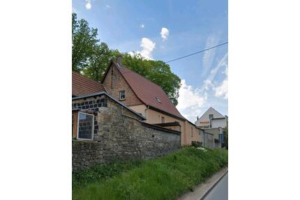 Einfamilienhaus 132 qm - 65.000,00&nbsp;EUR Kaufpreis, ca.&nbsp; 132,00&nbsp;m&sup2; in Arnstein (PLZ: 06456)