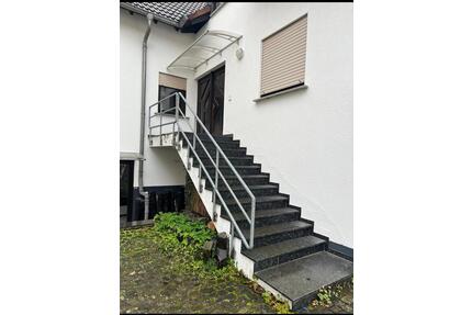 Schöne 3-Zimmer-DG-Wohnung mit Fußbodenheizung in ruhiger Lage - Welling