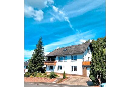 Einfamilienhaus professionell renoviert mit herrlichem Ausblick - Wildeck