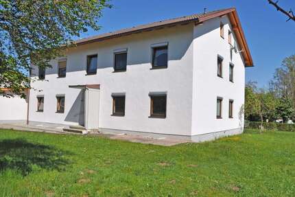 Haus zum Kaufen in Tacherting 598.000,00 € 264 m²