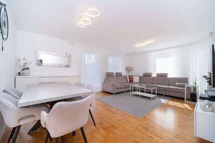Wohnung zum Kaufen in Blumberg 249.500,00 € 112.47 m²