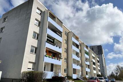 Wohnung zum Mieten in Halle (Saale) 310,00 € 56.65 m²