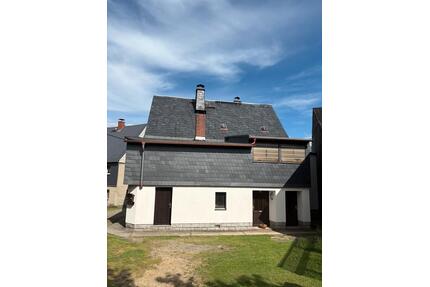Großes Grundstück (929 m²) - 125.000,00&nbsp;EUR Kaufpreis, ca.&nbsp; 180,00&nbsp;m&sup2; in Schwarzenberg/Erzgebirge (PLZ: 08340)
