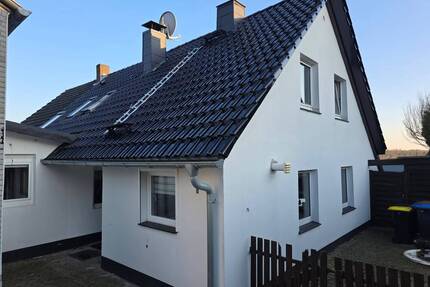 Doppelhaushälfte + Mehrfamilienhaus in 42549 Velbert