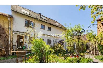 Einfamilienhaus mit 2 Wohneinheiten und weiterem Ausbaupotenzial mit Naturgarten und Nebengelass - Kammerstein Barthelmesaurach