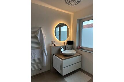 Attraktive 2-Zimmer Wohnung mit Balkon und Carport - Grosselfingen