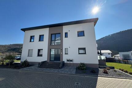 Neubau 4-Zi.-Wohnung 116 m², Terrasse, Moselblick, PV & Wallbox - Ellenz-Poltersdorf