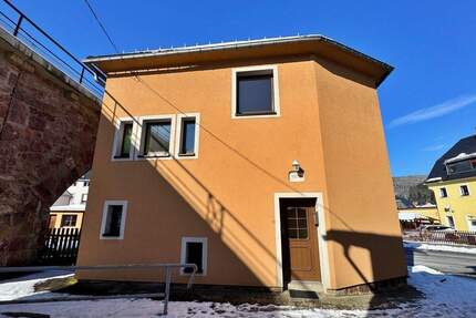 Familienfreundliches Zuhause mit Garten und Platz fürs eigene Business in Schmiedeberg