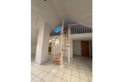 Helle Maisonetten-Wohnung im 2. OG mit Balkon in Bergheim