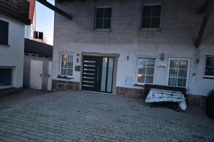 Einzimmerwohnung - 540,00&nbsp;EUR Kaltmiete, ca.&nbsp; 35,00&nbsp;m&sup2; in Lahntal (PLZ: 35094)