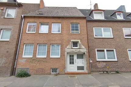Gepfl. Wohn- und Geschäftshaus (4 Einheiten) mit PKW-Außenlplätzen in HL-Altstadt (Gründerviertel ) - Lübeck / Innenstadt