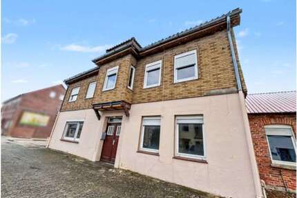 Haus zum Kaufen in Brome 175.000,00 € 233 m²