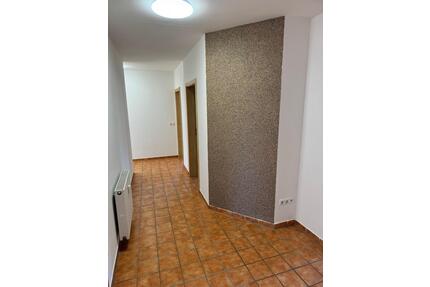 Wohnung zu vermieten - 1.190,00&nbsp;EUR Kaltmiete, ca.&nbsp; 110,00&nbsp;m&sup2; in Nittenau (PLZ: 93149)