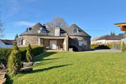 Haus zum Kaufen in Hersdorf - Oberhersdorf 400.000,00 € 228 m²