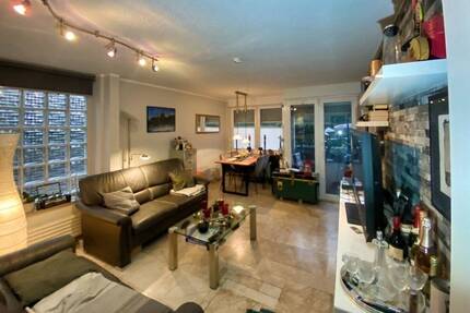 Charmante 2-Zimmer-Wohnung mit Loggia, Garage und 4 Stellplätzen in Köln-Holweide!