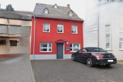 Trier Ehrang - top saniertes EFRH mit schönem Garten u. 2 Stellplätzen in ruhiger,zentraler Randlage