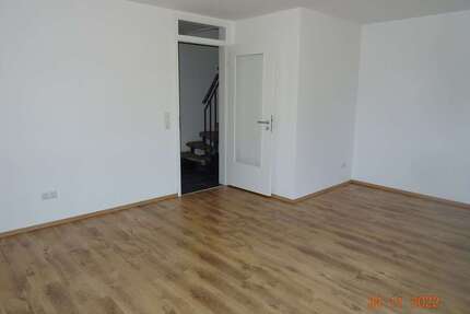 Haus zum Mieten in Husum 1.120,68 € 93.39 m²