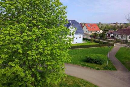 ++ RESERVIERT ++ 3 -Raum-Wohnung mit Balkon in Regis-Breitingen