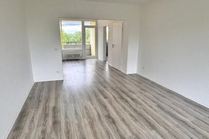 *** GRÜNER Waldblick - FRISCH renoviert - 2 x BALKON + Laminat * GROSSES WZ * Tiefgarage *** - Kaiserslautern Engelshof
