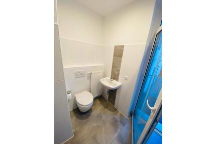 Gemütlich 2 zimmern Wohnung mit Balkon und EBK - Schmölln